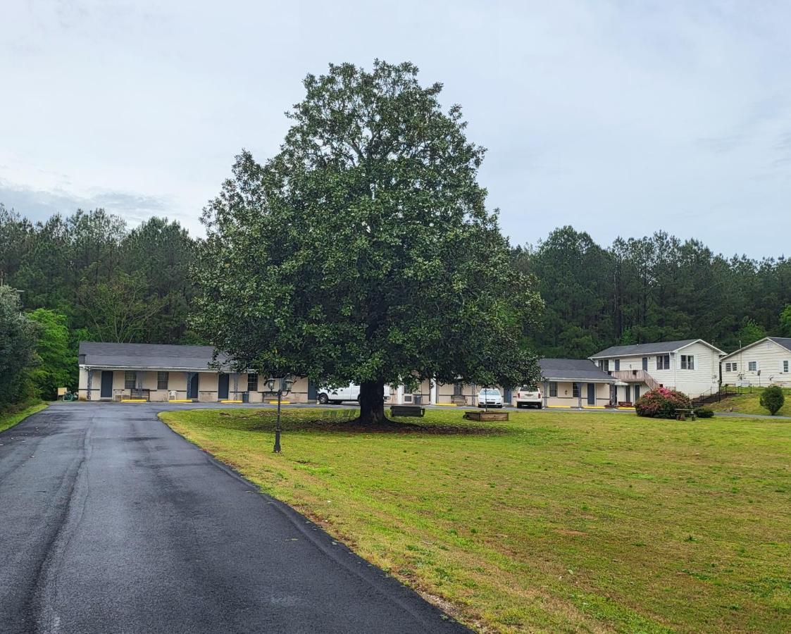 White Columns Motel Pine Mountain  Exterior photo