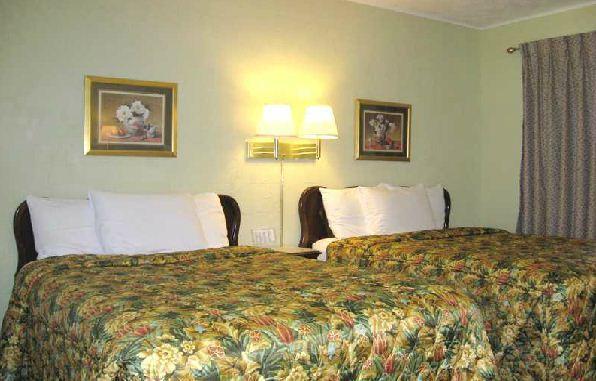 White Columns Motel Pine Mountain  Exterior photo